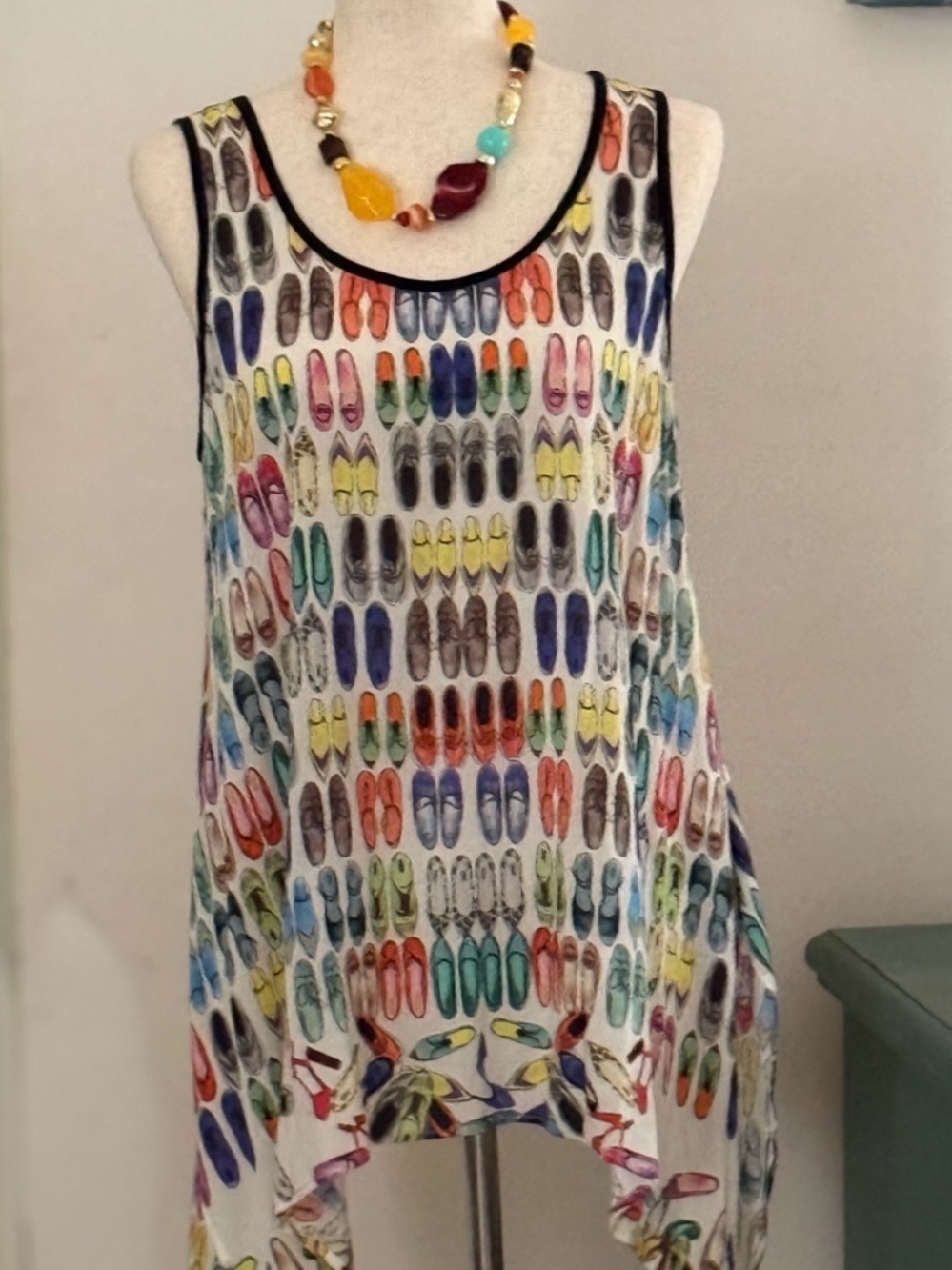 Karen Kane flip flop handkerchief top